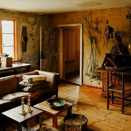 Дом отдыха Charming Schoolhouse In Rensow